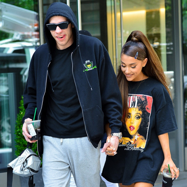 Ariana Grande, Pete Davidson Ariana Grande, Pete Davidson